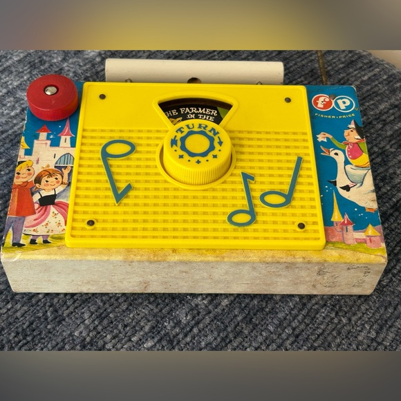 VTG Fisher Price Toy TV Radio - Plays Farmer in the Dell - As Is 60s Vintage - Picture 10 of 15